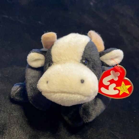 𝅺TY Beanie Baby Daisy the cow - Picture 1 of 7